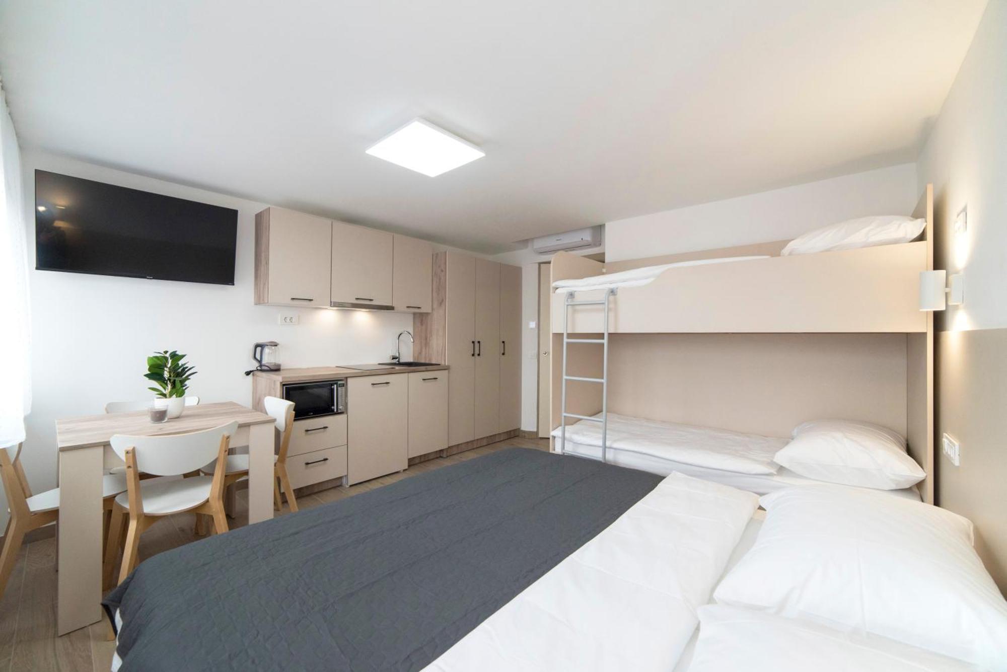 Apartments Pamer, 4Th Floor, No Elevator 자그레브 외부 사진